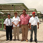 Clientes que compraron material en Aceros Crea para un establo